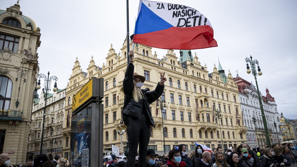 Lékaři svolali v Praze protest proti koronavirovým opatřením